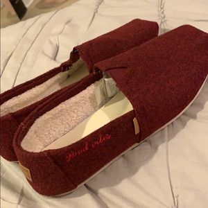 “Good Vibes” Toms